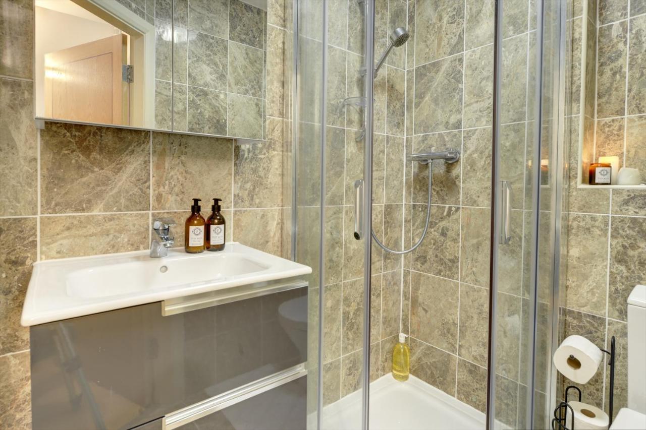 City Centre, 2 Bedroom, Secured Parking, 3 King Bed, Wifi Sleep 6 Guest Comfortable On Three King Size Beds, Jewellery Quarter , Birmingham City Centre , Allocated Secured Parking 외부 사진