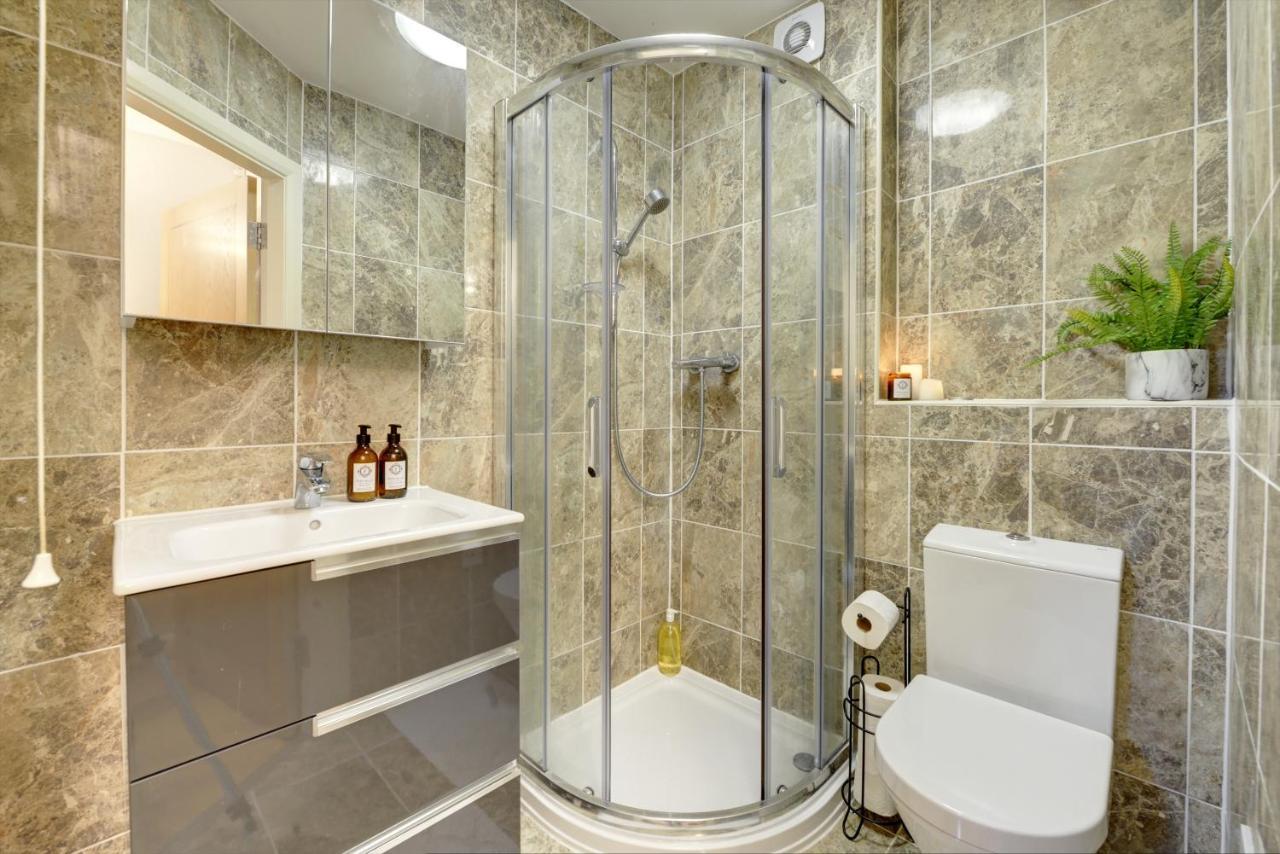 City Centre, 2 Bedroom, Secured Parking, 3 King Bed, Wifi Sleep 6 Guest Comfortable On Three King Size Beds, Jewellery Quarter , Birmingham City Centre , Allocated Secured Parking 외부 사진