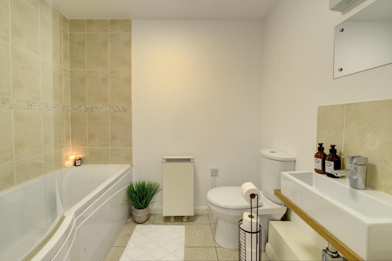 City Centre, 2 Bedroom, Secured Parking, 3 King Bed, Wifi Sleep 6 Guest Comfortable On Three King Size Beds, Jewellery Quarter , Birmingham City Centre , Allocated Secured Parking 외부 사진