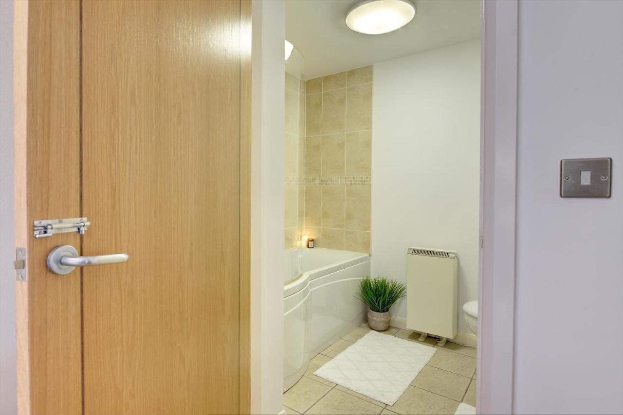 City Centre, 2 Bedroom, Secured Parking, 3 King Bed, Wifi Sleep 6 Guest Comfortable On Three King Size Beds, Jewellery Quarter , Birmingham City Centre , Allocated Secured Parking 외부 사진
